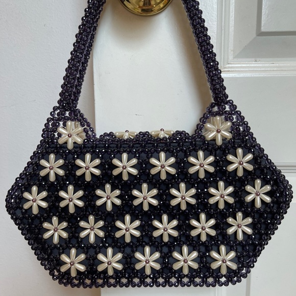 Handbag - Picture 2 of 10